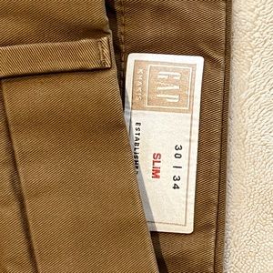 Slim-fit size 30|34, Palomino Brown Men’s Khakis.